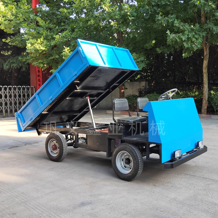 加長加寬四輪電動(dòng)平板車成為企業(yè)搬運(yùn)新寵兒